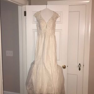 Galina Signature Wedding Dress